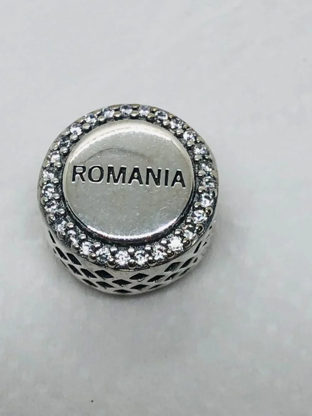 ✨ ✨Pandora Romania Exclusive Country Flag Colors Round Sparkling Charm